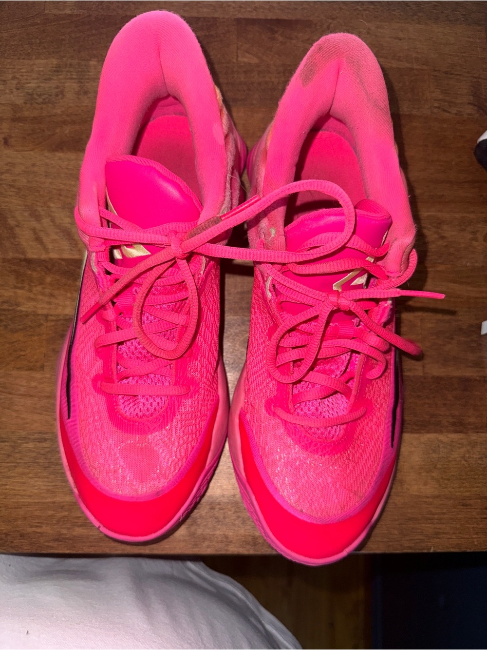 Nike Giannis Immortality 4 “Hyper Pink” size 8